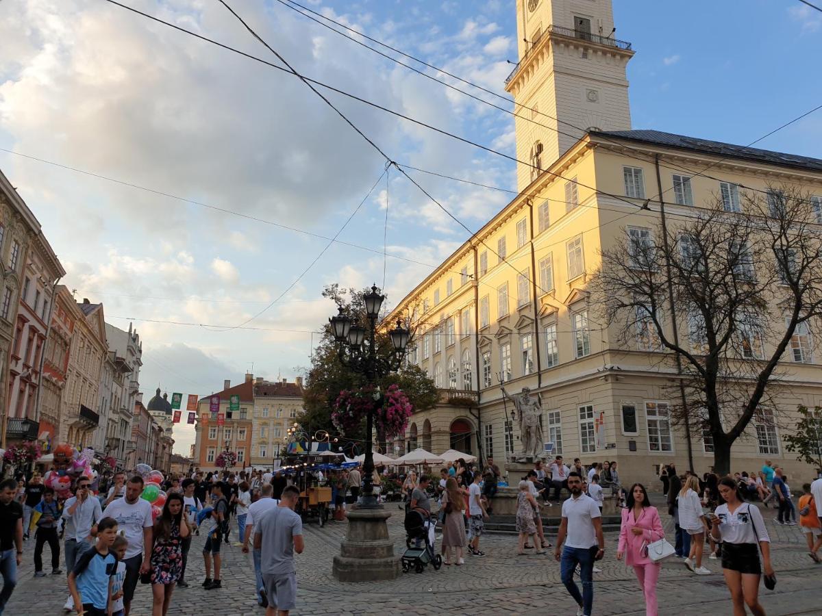 Romantic Apartment In The Сity Сenter Lviv Exteriör bild